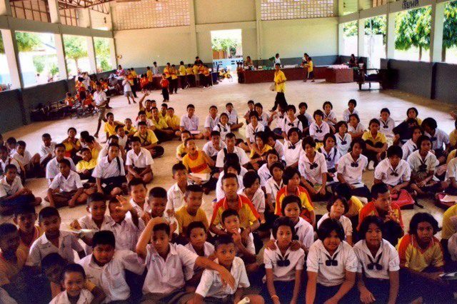 The 300 Thai students whose lives were made happier by volunteer teachers!