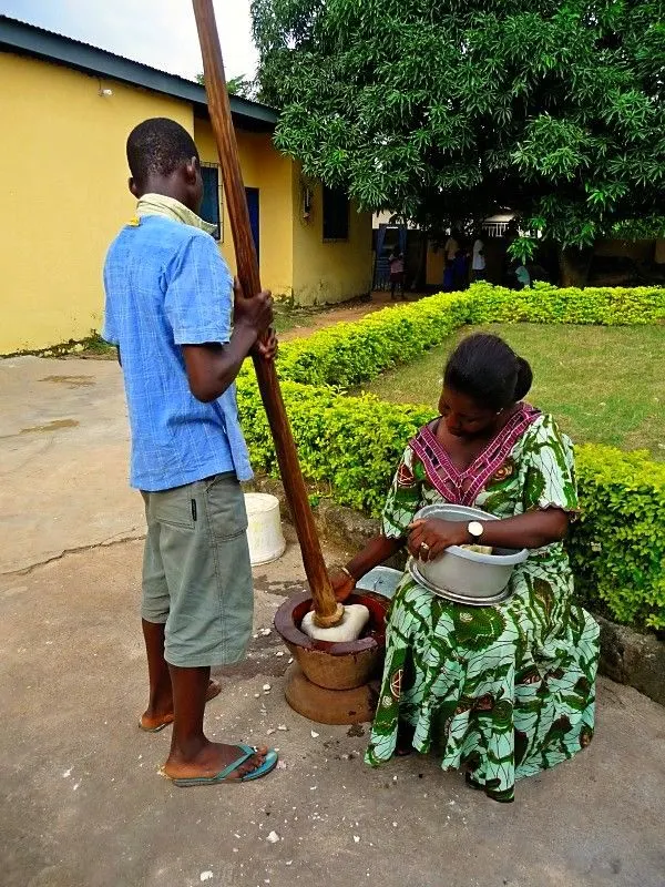 Making delicious fufu to eat.