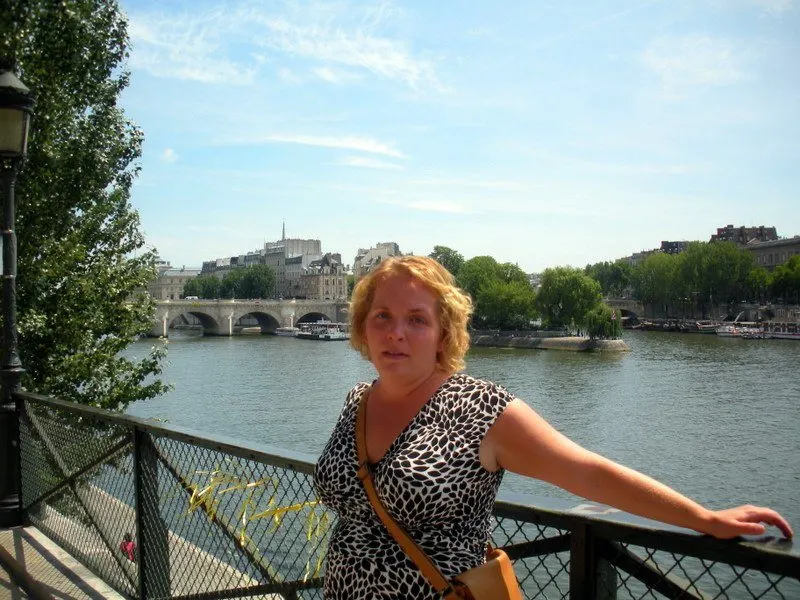 Tracy, VERY unhappy in Paris.