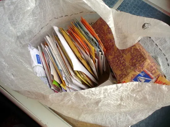 Big Earth Explorers: Delivering postcards from around the world.