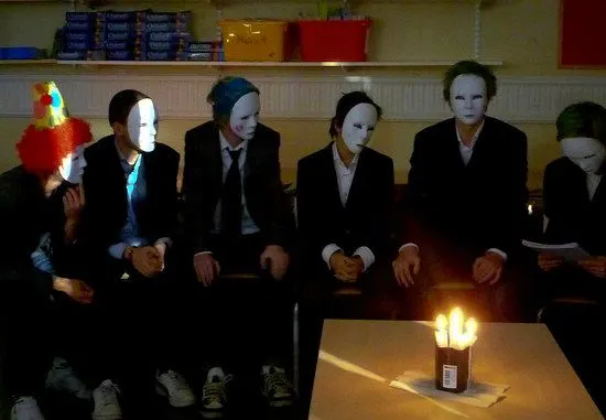 Elaine's Halloween lesson with her class in Sweden.