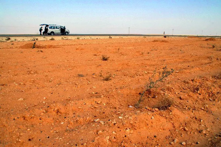 Just what a traveler does not want to happen: a flat tire in the middle of a remote desert.