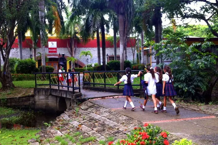 Students at Kate&rsquo;s current school heading off to class.