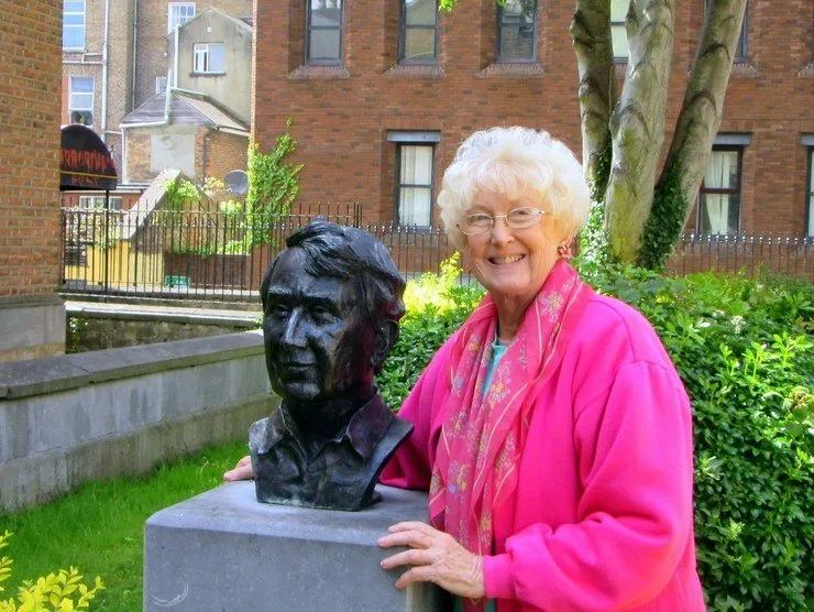 Marilyn by the bust of Frank McCourt, author of Angela's Ashes and Pulitzer prize winner.
