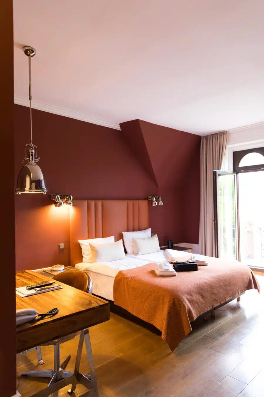 Jacqueline's cozy room at the Hotel Klemm in Wiesbaden.