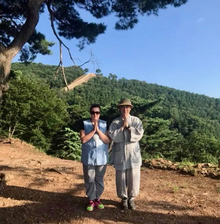 An overnight stay at Jeondeungsa Buddhist Temple.