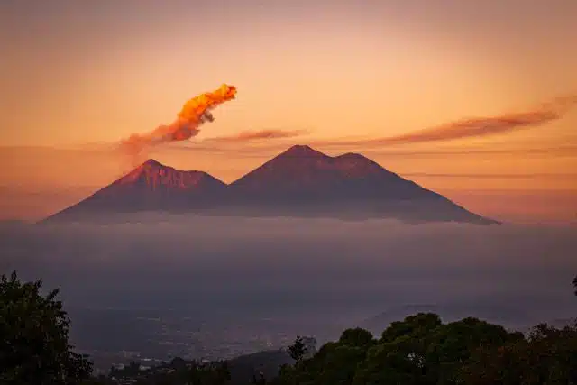 Acatenango fuego close up: Antigua, Guatemala.